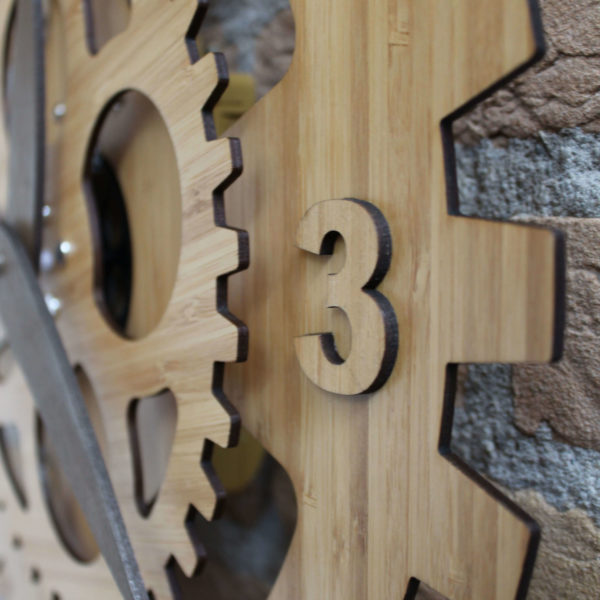 bamboo-motion-gear-wall-clock-2 Ceas ”Roți dințate” din bambus, United Entertainment - imagine 4