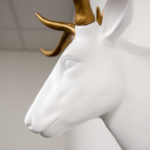 Cap de cerb alb/auriu, Walplus - imagine 4