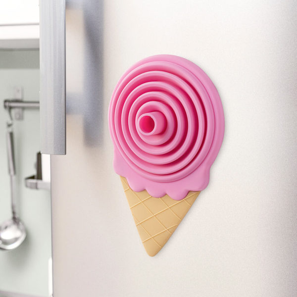Funnel-Gelato-magnetic-strawberry-3 Pâlnie pliabilă, magnetică ”Gelato”, Balvi - imagine 5
