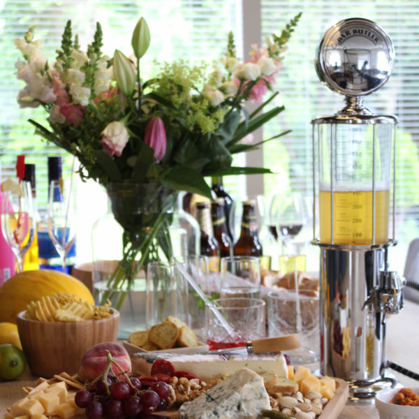 Distribuitor băuturi pompă retro, United Entertainment - imagine 6