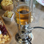 Distribuitor băuturi pompă retro, United Entertainment - imagine 8