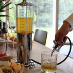 Distribuitor băuturi pompă retro, United Entertainment - imagine 2