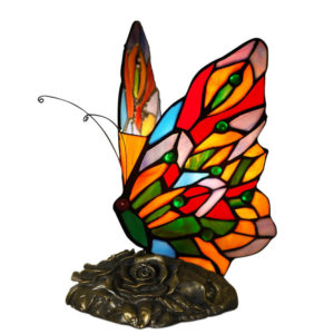 Nu cheltui mai mult decât trebuie pentru decorarea casei! Lampă ”Fluture” în stil Tiffany, ADM