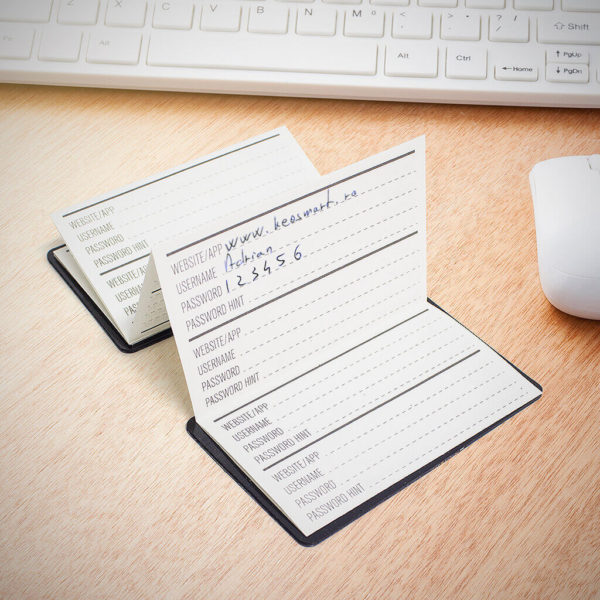 Password-pocketbook-Insert-Password-black-02 Carnețel cu închidere magnetică pentru parole, Balvi - imagine 3
