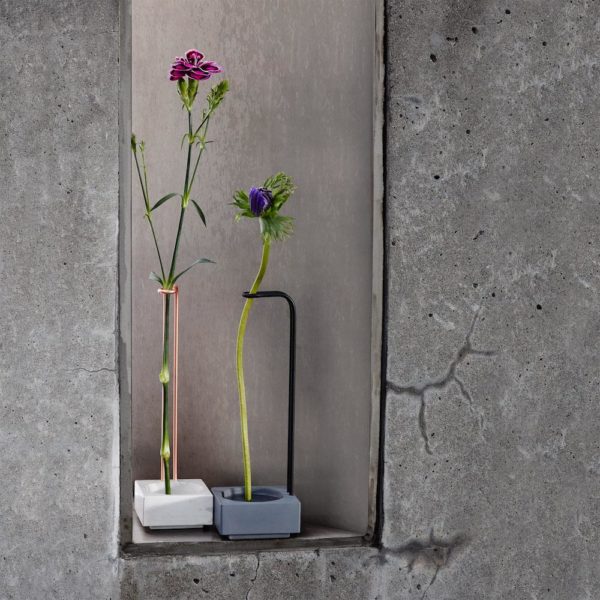 Vaza pentru o singură floare ”Blossom Well Vase”, MoMA - imagine 3