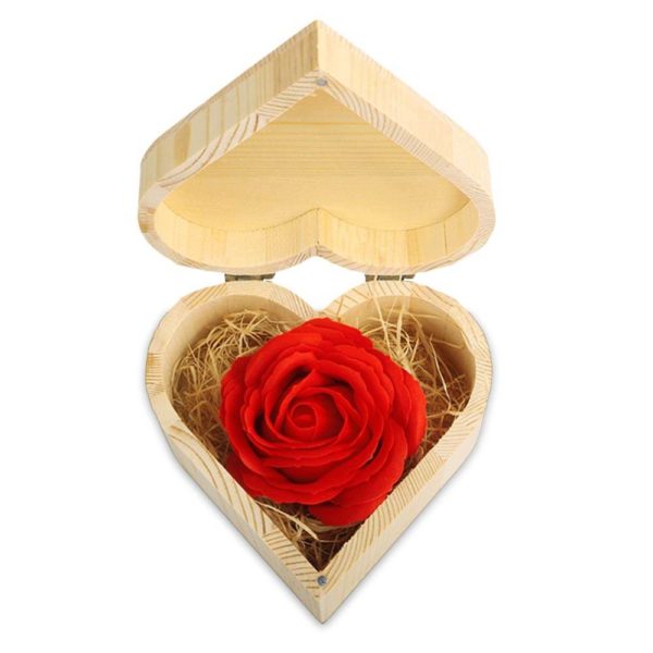 Red-soap-rose-heart-box Trandafir de săpun în cutie de lemn, MikaMax
